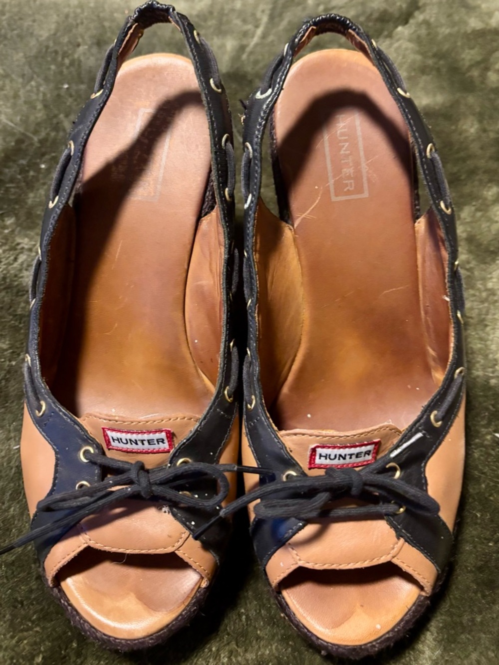 Hunter Abaco Two-Tone Leather Peep-Toe Lace-Up Wedges - Black & Tan